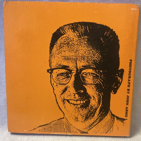 PEANUTS 1971 Love is Walking Hand in Hand BOOK PINK PAGES Charles Shultz LK NEW - Picture 2 of 5